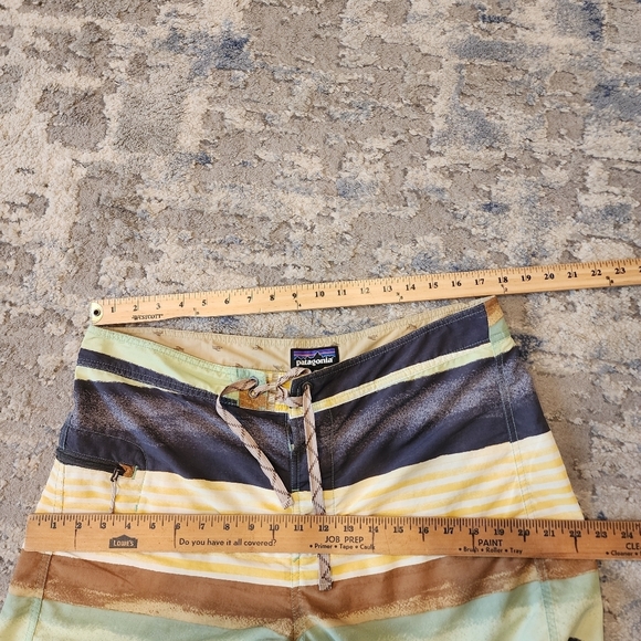 Patagonia Board shorts. Men's size 36 - Picture 14 of 16